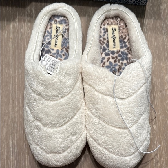 NEW! Dearfoams Women's Memory Foam Soft Slippers Various Sizes Indoor Outdoor - Picture 7 of 7